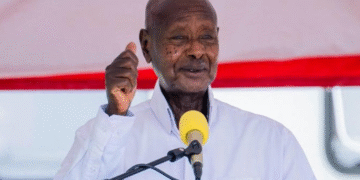 Museveni Disagrees with Mwenda: Lists 9 Points Why Balaalo Must leave Northern Uganda
