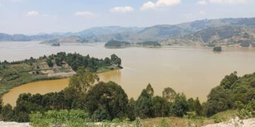 Government speaks out after Lake Bunyonyi water turns Brown, smelly