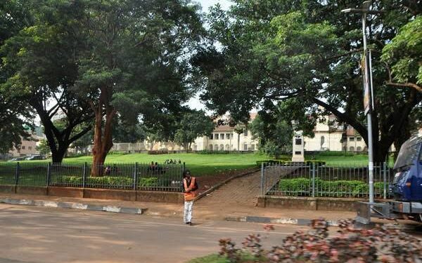 Cabinet Rejects Proposal to Build Shopping Mall at Constitutional Square